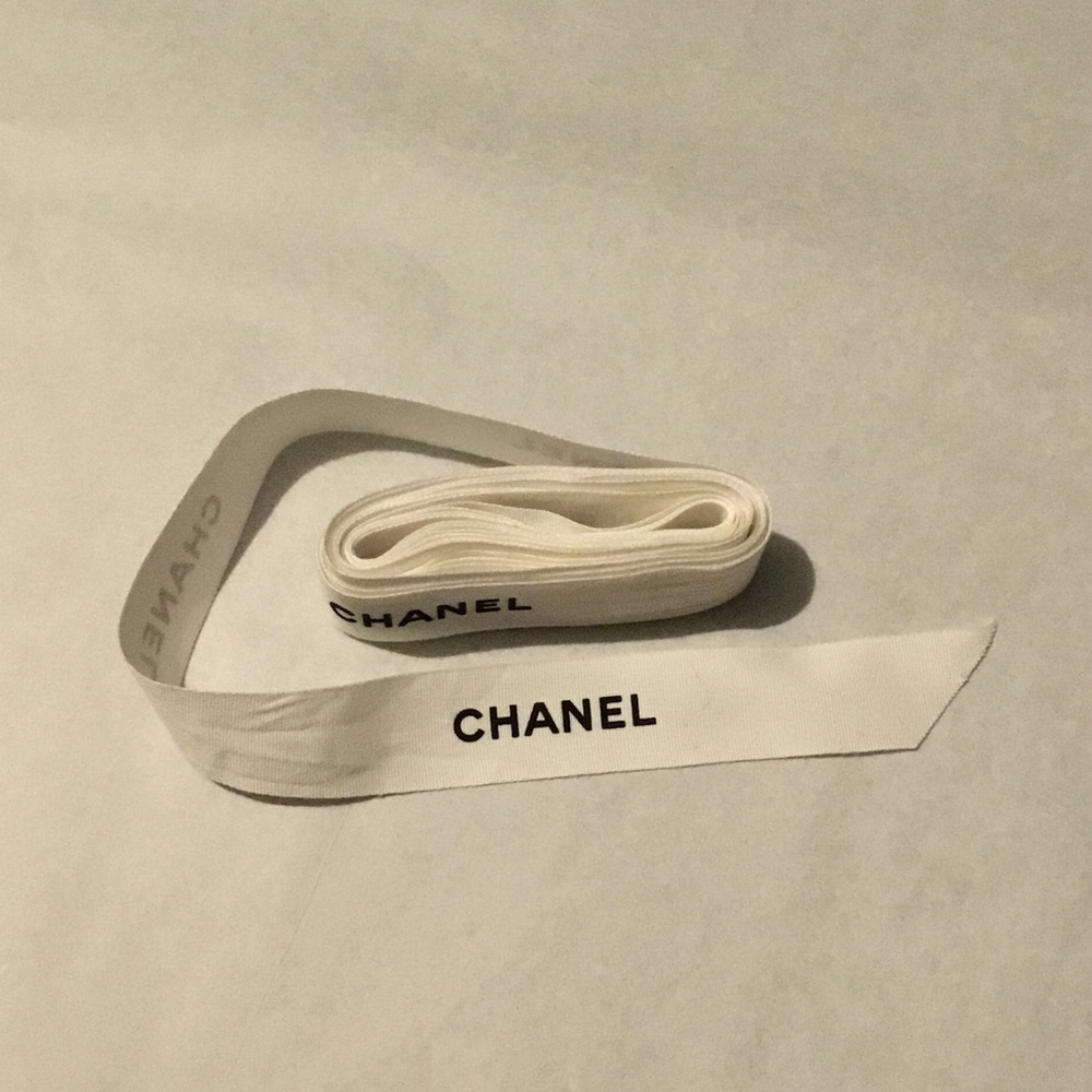 CHANEL - Picture 2 of 4